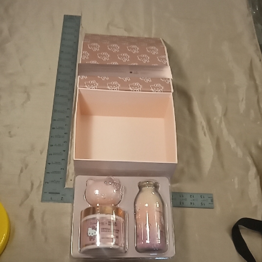 Hello Kitty Luxury Bath Set - Picture 8 of 8